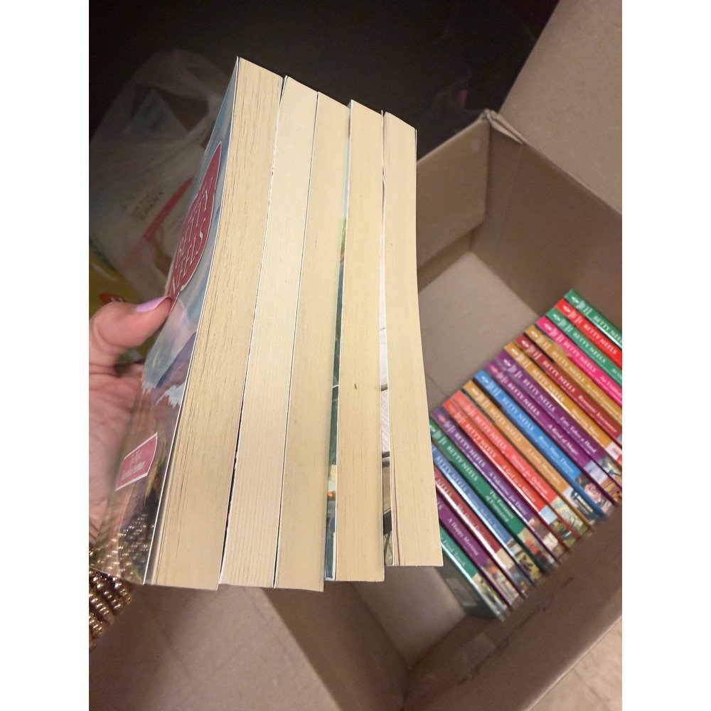 Betty Neels Harlequin Romance Book Lot 24 Vintage Paperback Novels Set - Picture 3 of 4